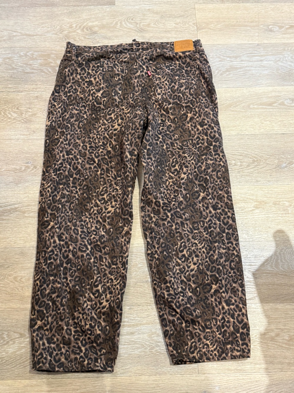 Levi’s Leopard Baggy Dad Jeans - Picture 6 of 8